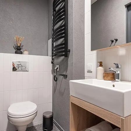 Aparthotel Shed Coliving *